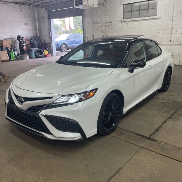 Used 2021 Toyota Camry XSE image 1