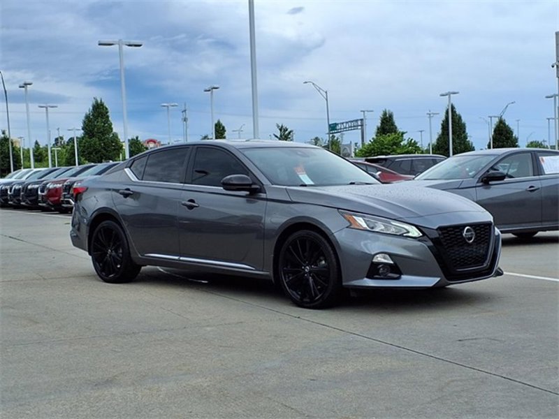 Certified 2022 Nissan Altima 2.5 SR w/ Midnight Edition Package image 1