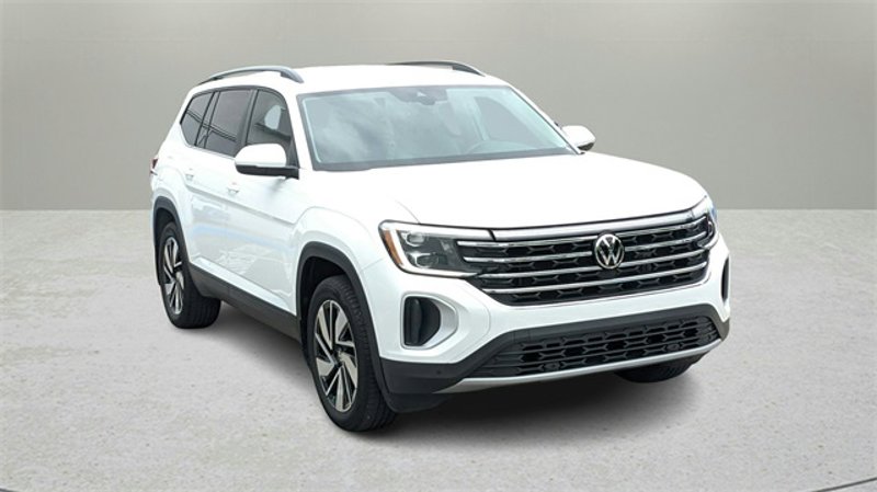 Certified 2024 Volkswagen Atlas SE image 1