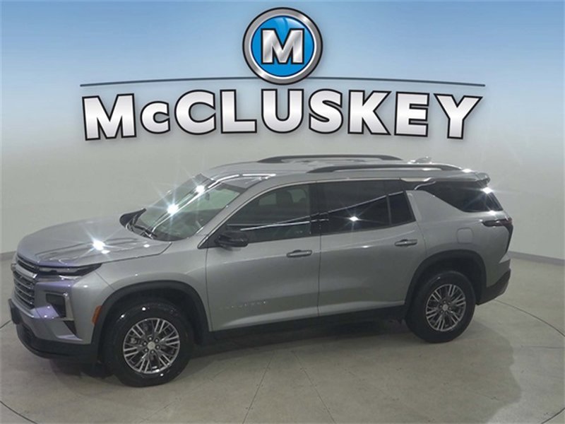 Certified 2025 Chevrolet Traverse LT image 1