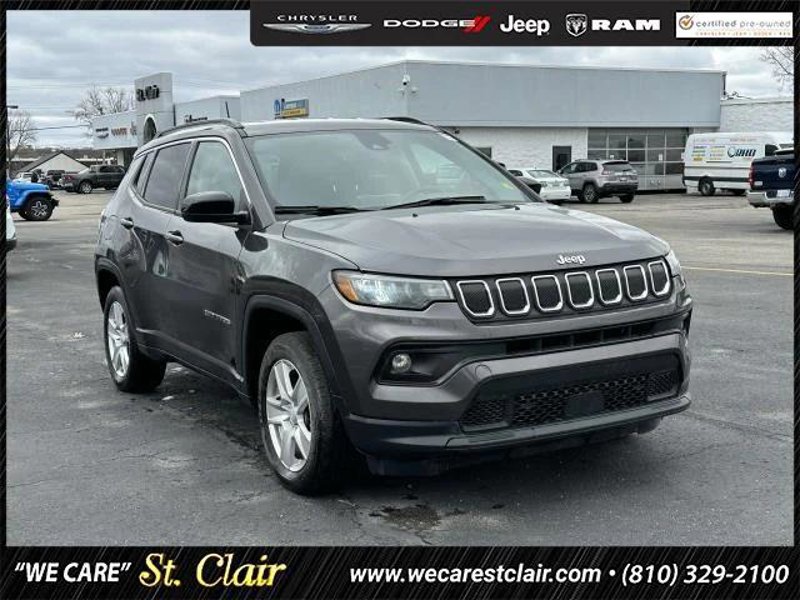 Certified 2022 Jeep Compass Latitude w/ Convenience Group image 1