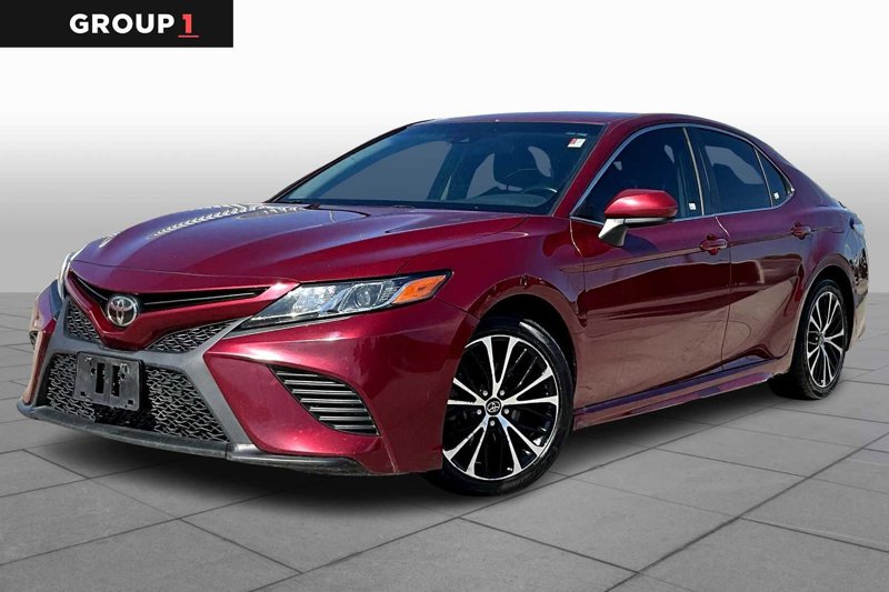 Used 2018 Toyota Camry SE image 1