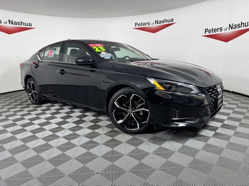 Certified 2023 Nissan Altima 2.5 SR w/ SR Premium Package image 1