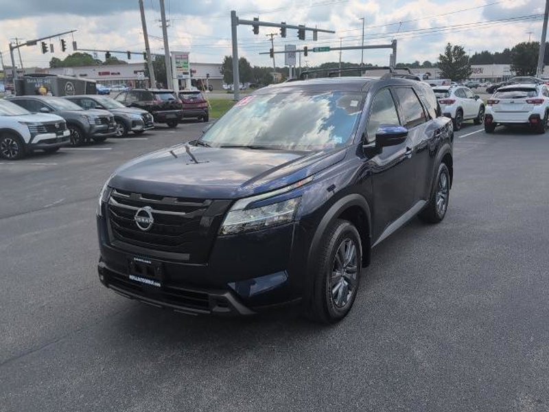 Certified 2022 Nissan Pathfinder SV image 1