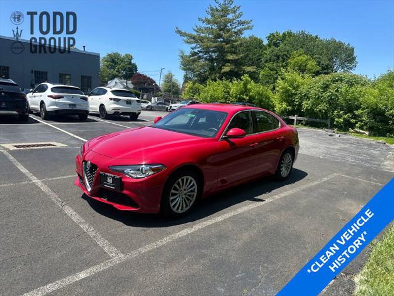 Certified 2021 Alfa Romeo Giulia Sprint image 1