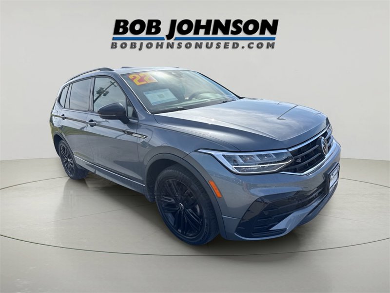 Used 2022 Volkswagen Tiguan SE R-Line image 1