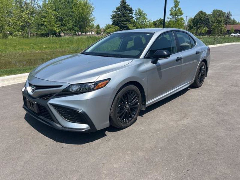 Certified 2022 Toyota Camry SE image 1