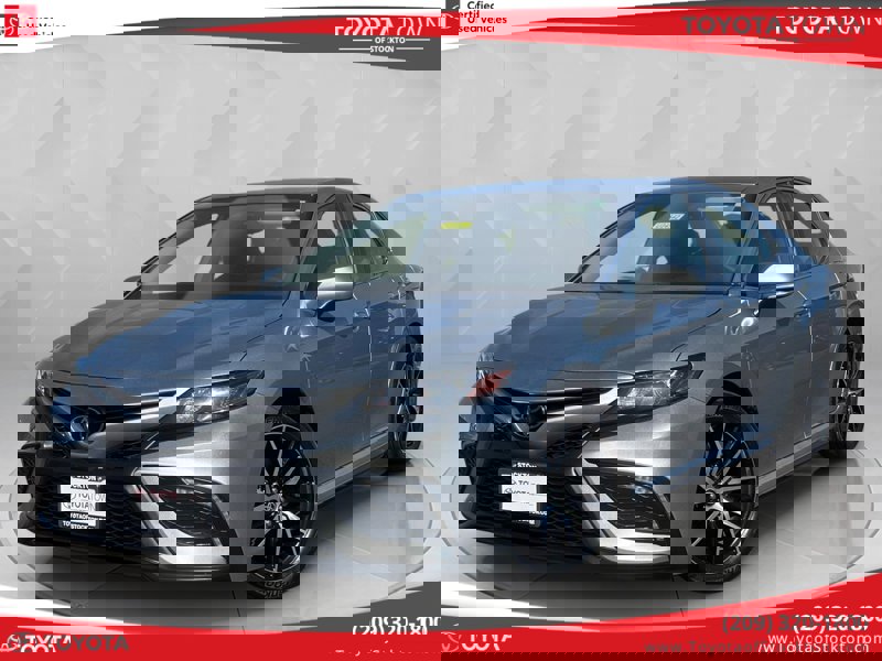 Certified 2024 Toyota Camry SE image 1