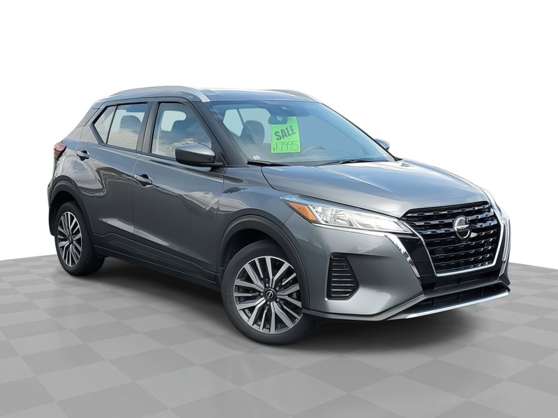 Used 2022 Nissan Kicks SV image 1