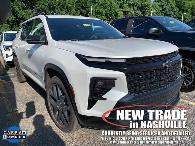 Certified 2025 Chevrolet Traverse RS w/ LPO, Floor Liner Package image 1