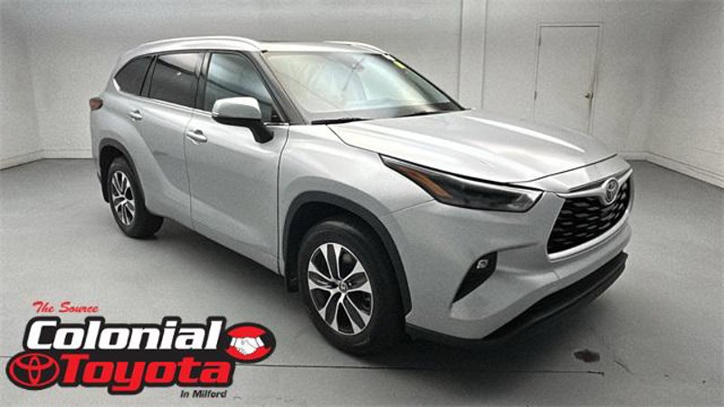 Certified 2022 Toyota Highlander XLE image 1