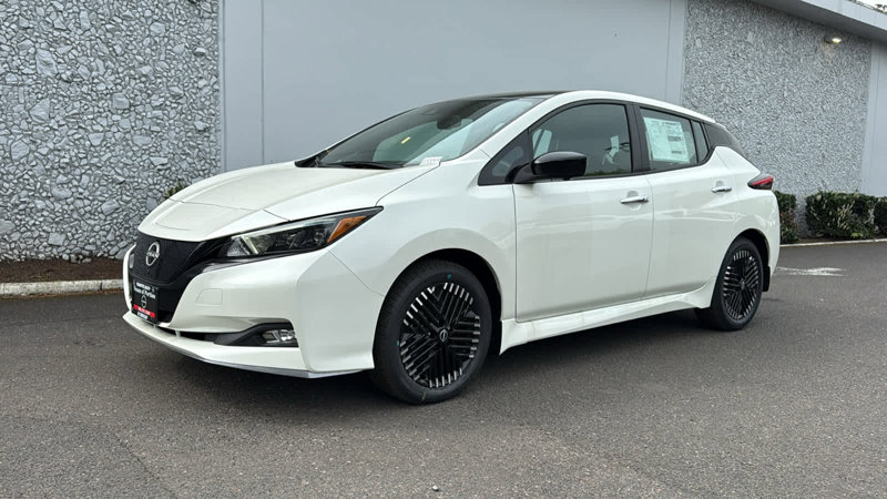Certified 2025 Nissan Leaf SV Plus image 1
