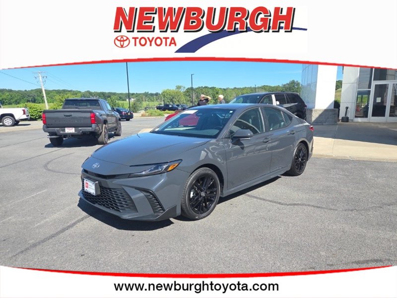 Certified 2025 Toyota Camry SE image 1