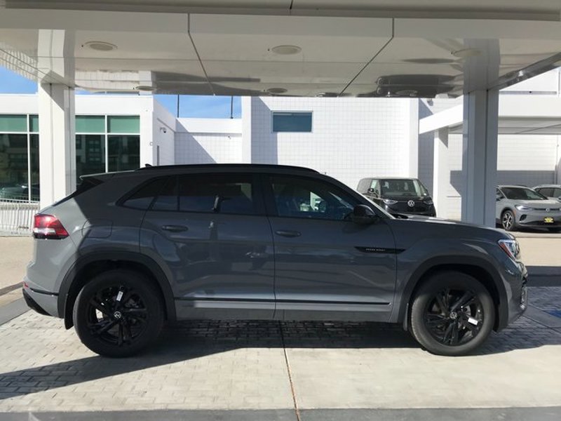 New 2025 Volkswagen Atlas Cross Sport SEL R-Line image 1