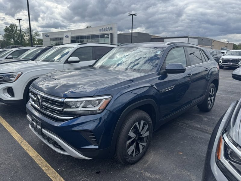 Certified 2022 Volkswagen Atlas Cross Sport SE image 1