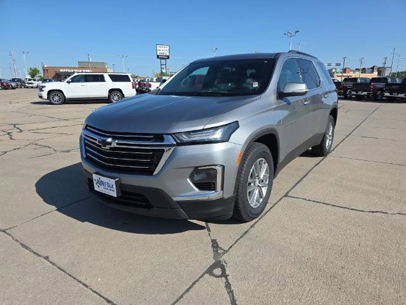 Certified 2023 Chevrolet Traverse LT image 1