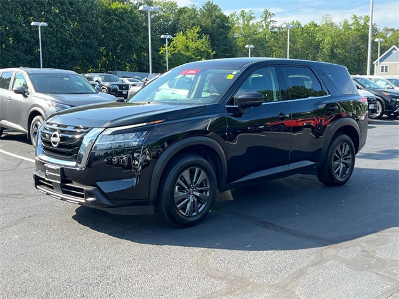 Certified 2022 Nissan Pathfinder S image 1