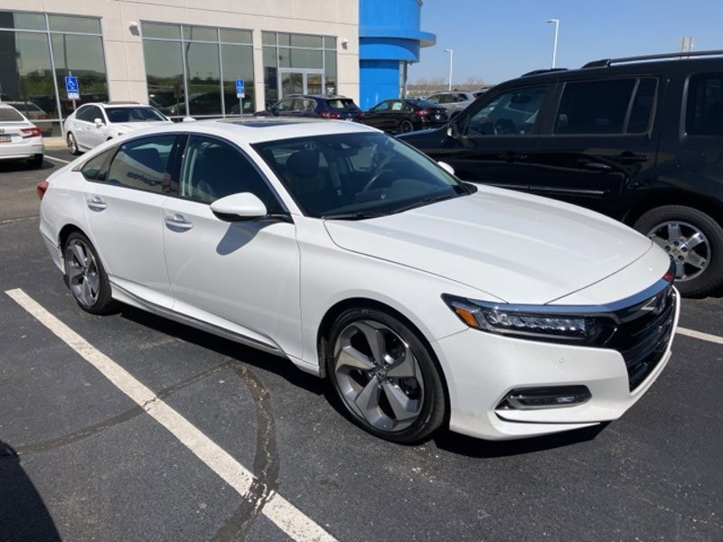Certified 2020 Honda Accord Touring image 1