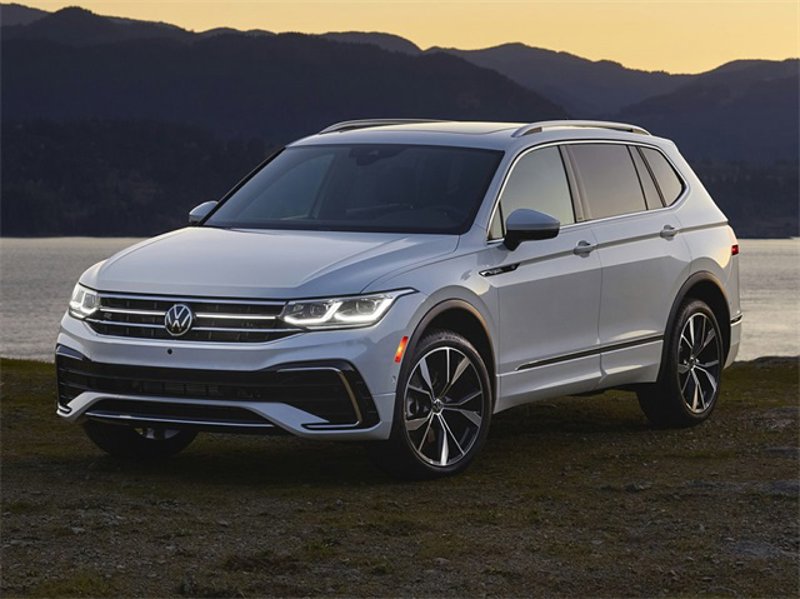 Certified 2023 Volkswagen Tiguan SE w/ Panoramic Sunroof Package image 1