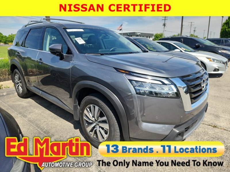 Certified 2024 Nissan Pathfinder SL image 1