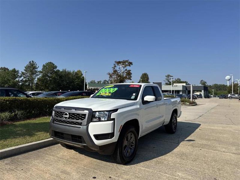 Certified 2025 Nissan Frontier SV image 1