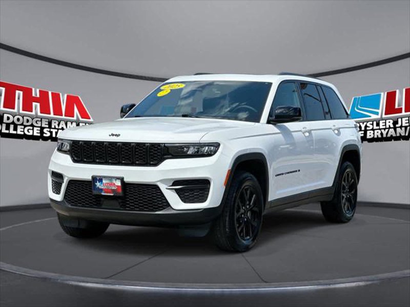Certified 2025 Jeep Grand Cherokee Altitude image 1