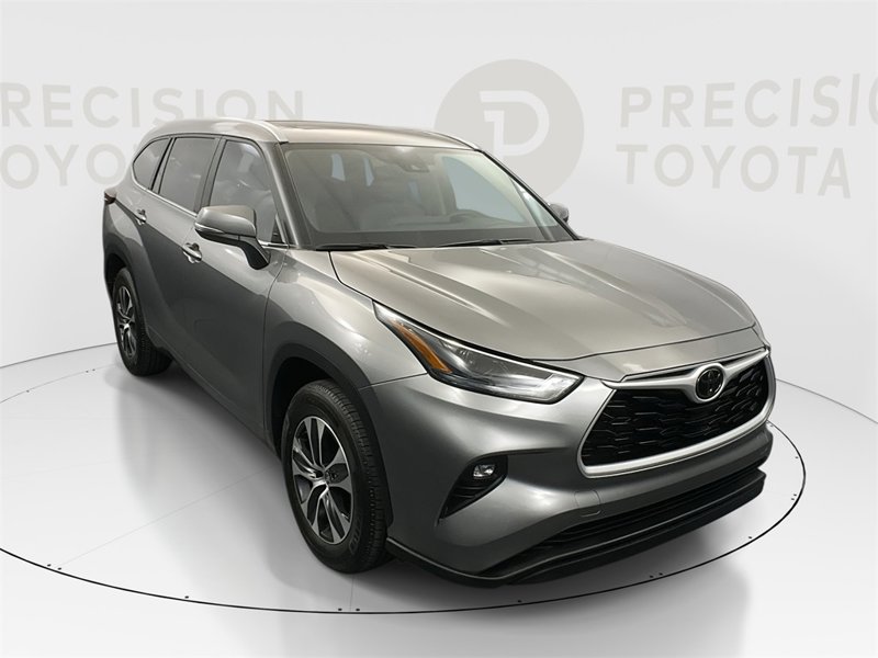 Certified 2025 Toyota Highlander XLE image 1