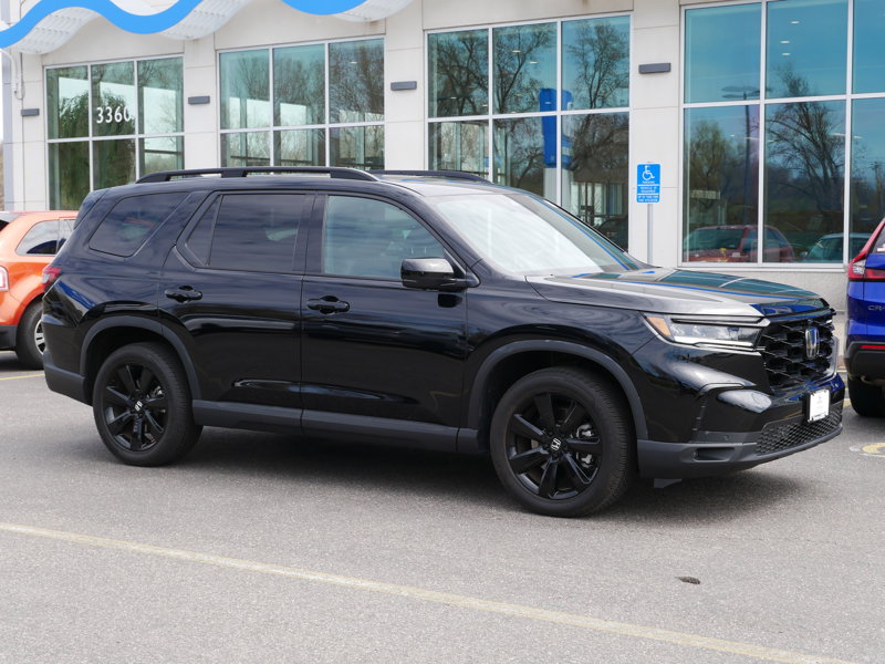 Certified 2025 Honda Pilot Black Edition image 1