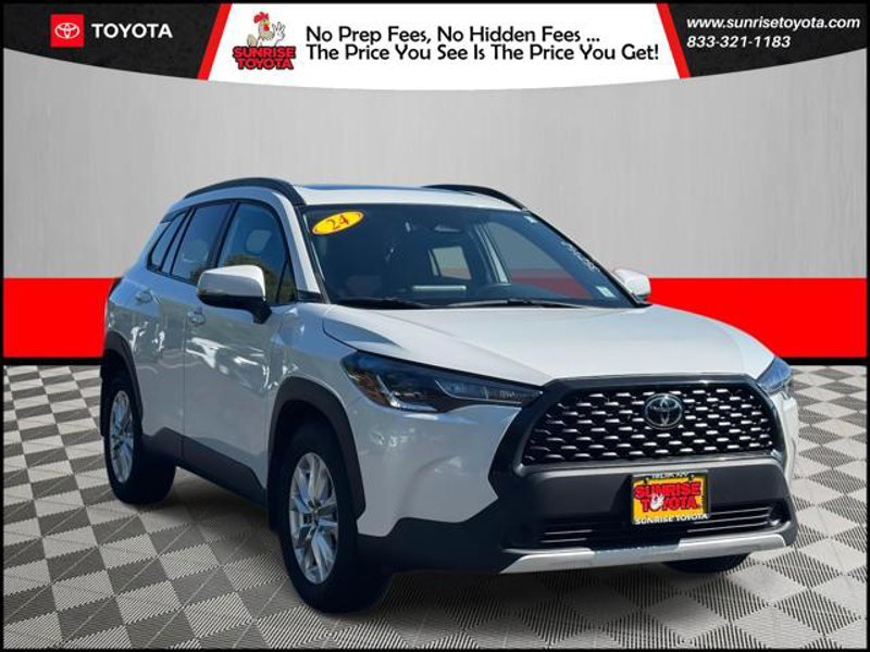 Certified 2024 Toyota Corolla Cross LE image 1