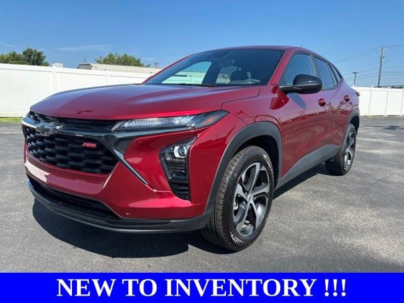 Certified 2024 Chevrolet Trax RS w/ Driver Confidence Package image 1