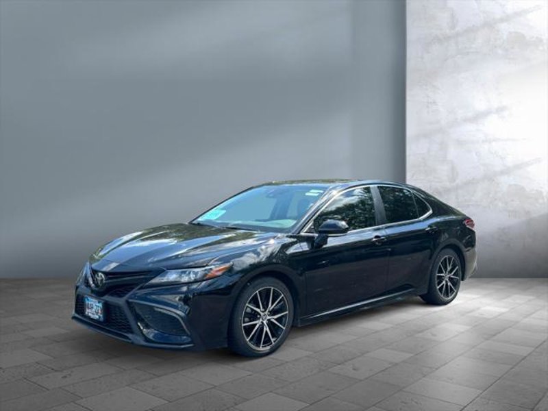 Certified 2022 Toyota Camry SE image 1