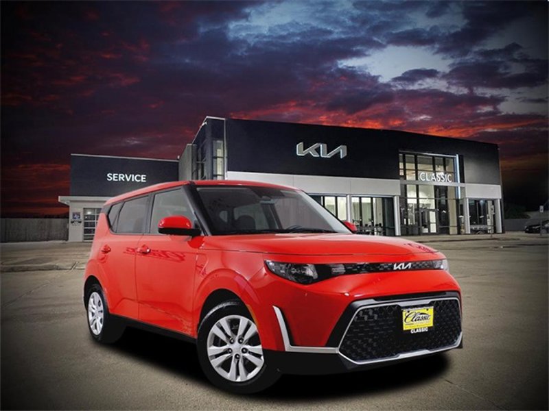 Certified 2023 Kia Soul LX image 1