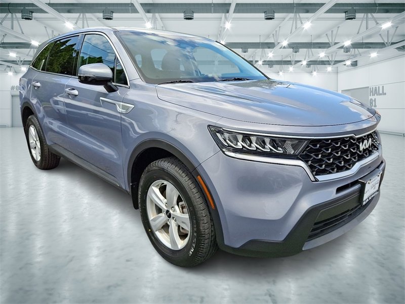 Certified 2022 Kia Sorento LX image 1
