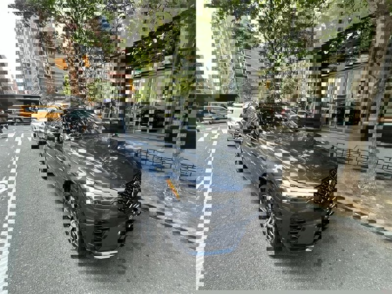 Certified 2024 Volvo XC60 T8 Plus image 1