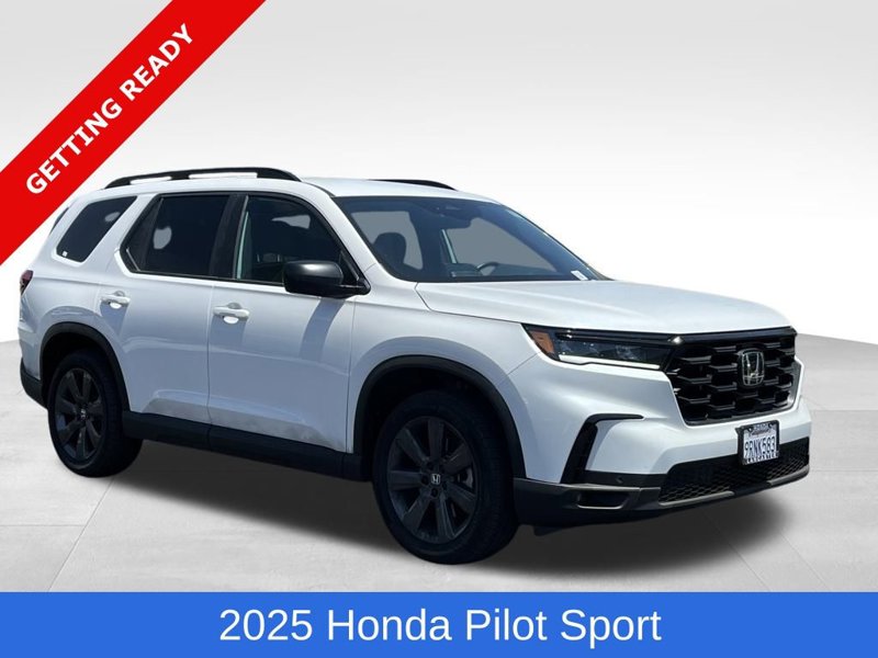 Certified 2025 Honda Pilot Sport image 1