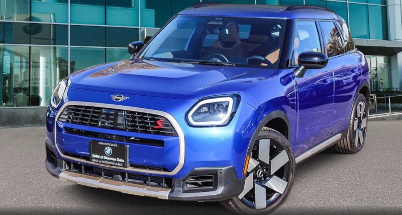 Certified 2025 MINI Cooper Countryman S w/ Comfort Package Max image 1