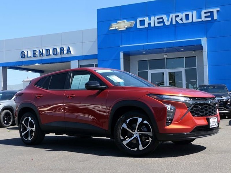 Certified 2024 Chevrolet Trax RS w/ Driver Confidence Package image 1