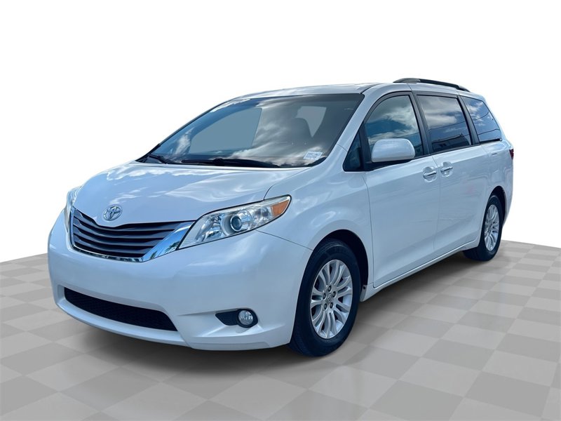 Used 2017 Toyota Sienna XLE Premium image 1
