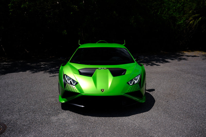 Used 2024 Lamborghini Huracan STO image 1