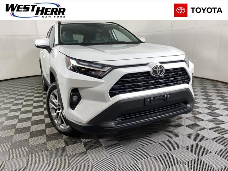 Certified 2025 Toyota RAV4 XLE Premium image 1