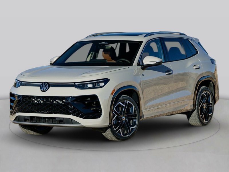 New 2025 Volkswagen Tiguan SE image 1