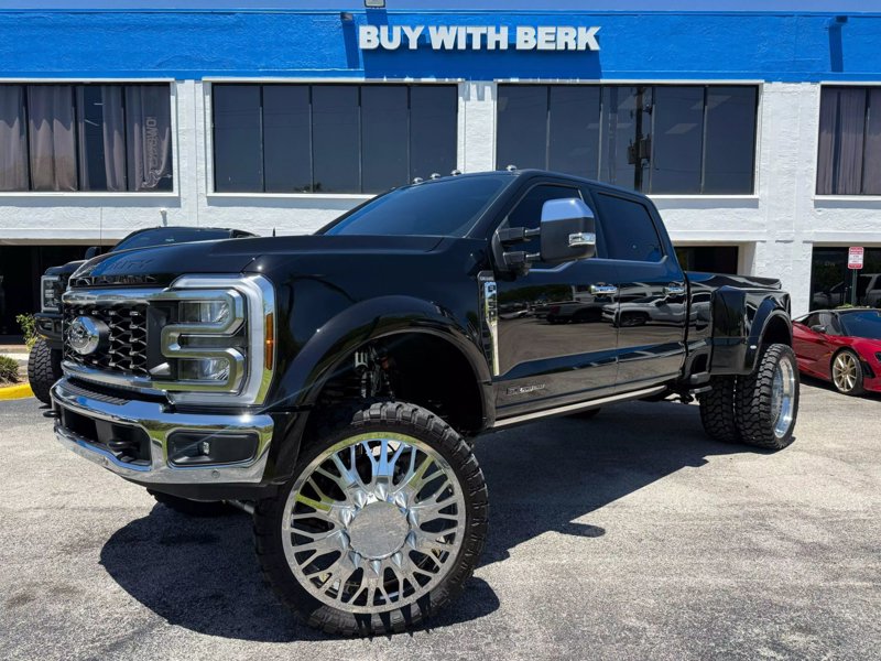 Used 2025 Ford F450 King Ranch w/ Chrome Package image 1