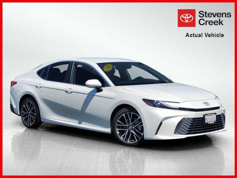 Certified 2025 Toyota Camry XLE image 1