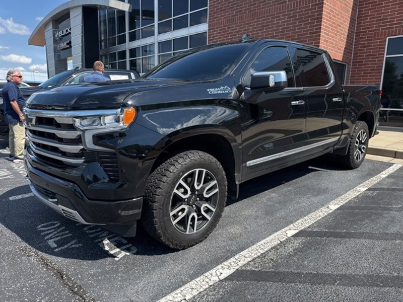Used 2024 Chevrolet Silverado 1500 High Country image 1