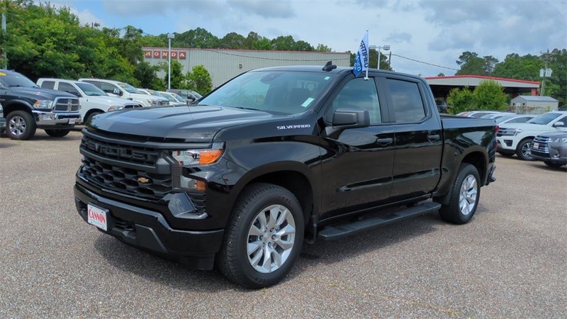 Certified 2024 Chevrolet Silverado 1500 Custom image 1