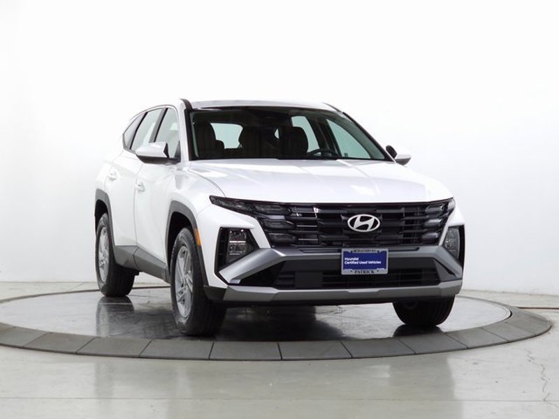 Certified 2025 Hyundai Tucson SE image 1