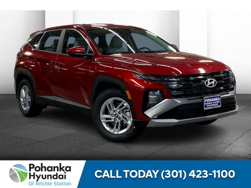 Certified 2025 Hyundai Tucson SE image 1
