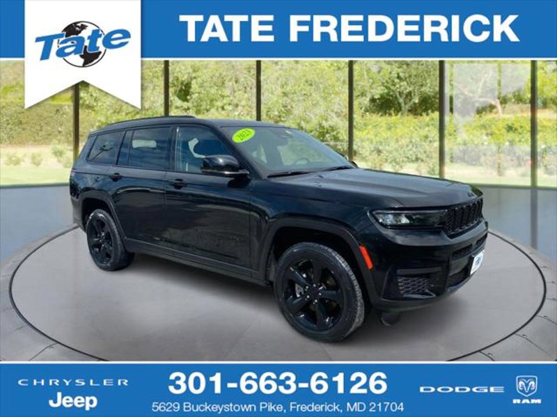 Certified 2023 Jeep Grand Cherokee L Laredo image 1