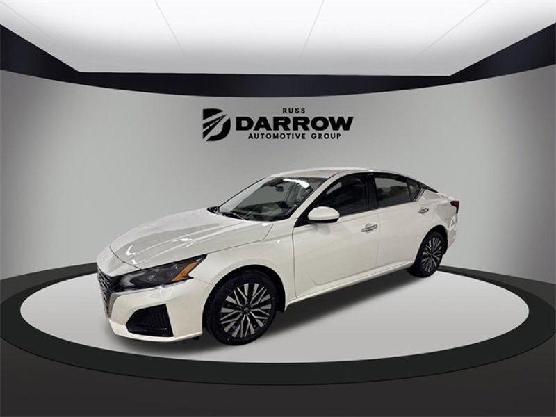 Certified 2023 Nissan Altima 2.5 SV image 1