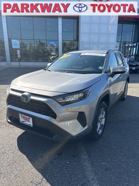 Certified 2022 Toyota RAV4 LE image 1